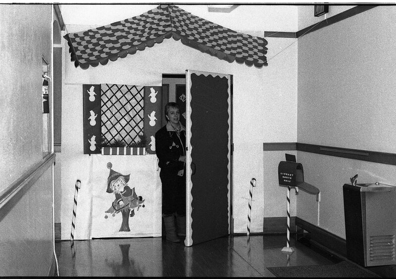 1990 Employees, Christmas Decorations 03
