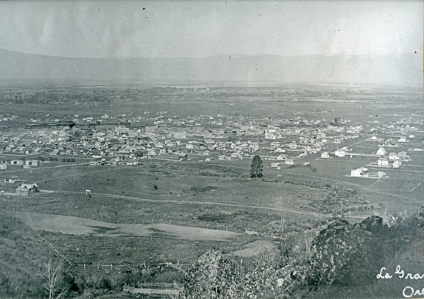 1900 La Grande, View from Table Mountain