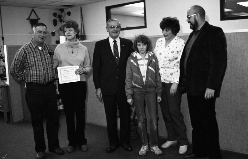 1986 Governor Governor Vic Atiyeh Honors Employee 06
