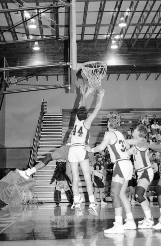 1988 Basketball Action, EOSC at GFU 13