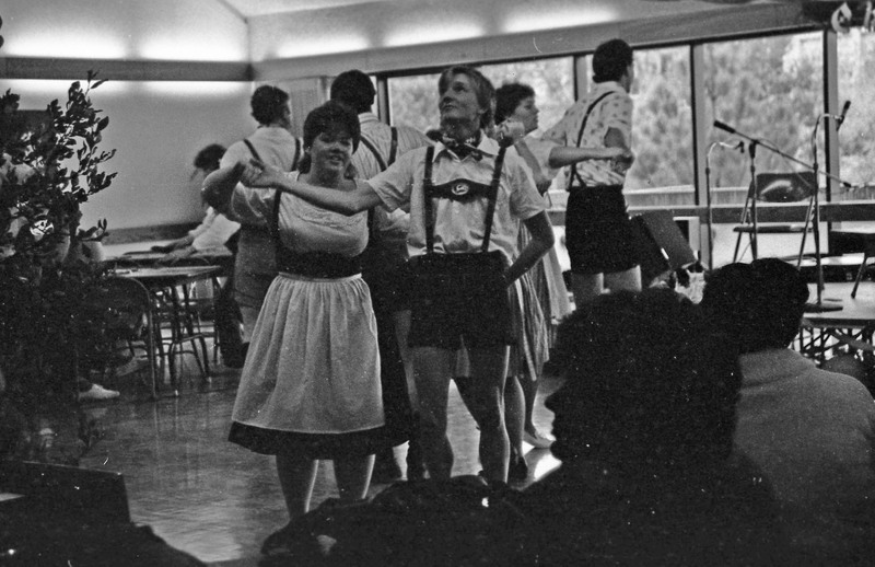 1985 Octoberfest, Folk Dancing 02