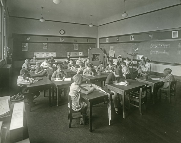 30's Ackerman Elementary Classroom 3