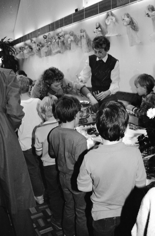 1987 Ackerman Elementary School, Christmas 01