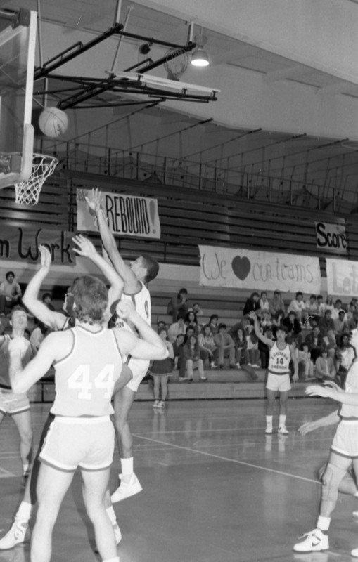 1988 Basketball Action, Knights at EOSC 03