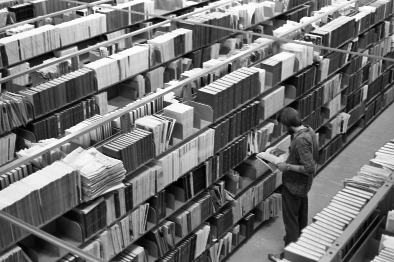 1977 Walter M. Pierce Library, Usage 03