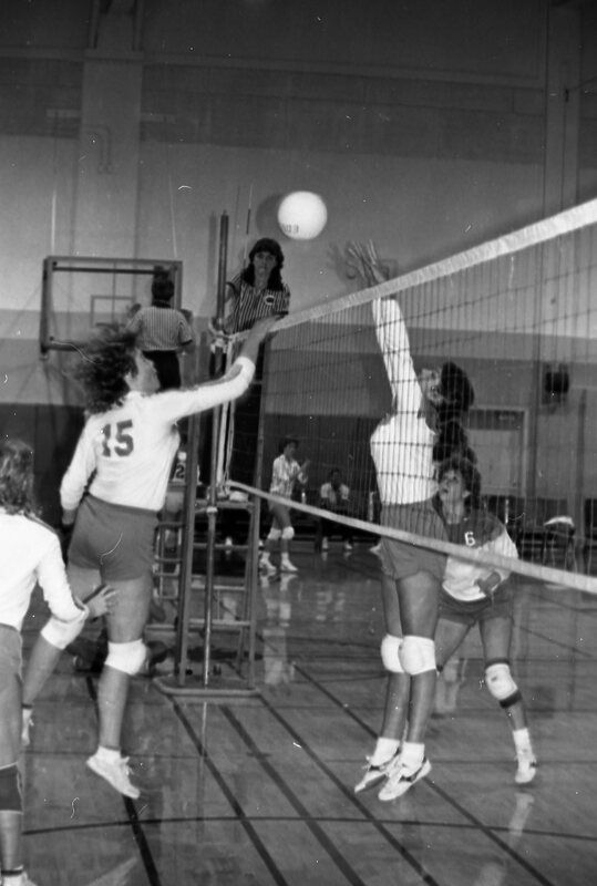 1984 Volleyball Action 02