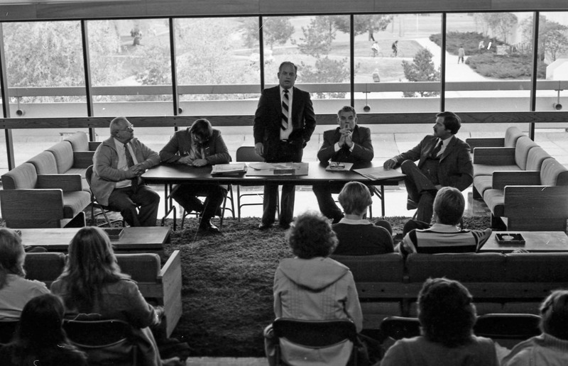 1982 Guests, Discussion Panel 05