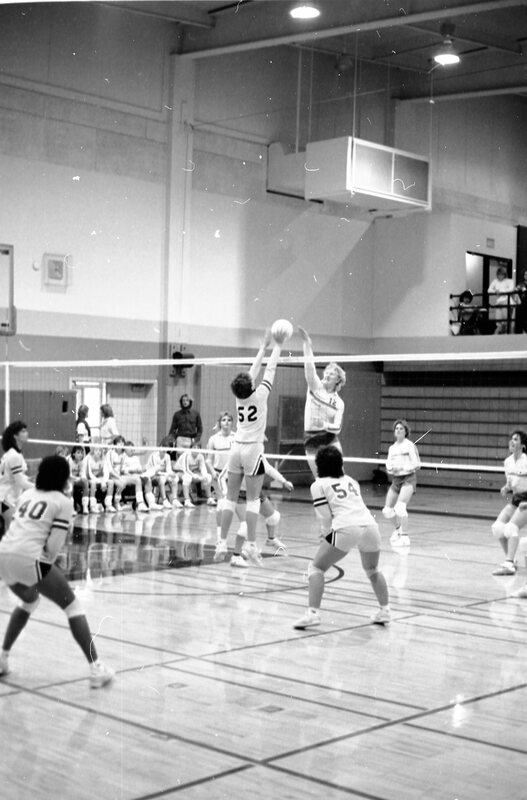 1985 Volleyball Action 05