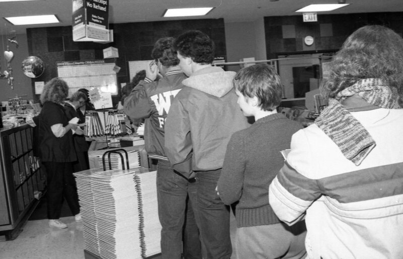 1986 Hoke Hall Bookstore 02