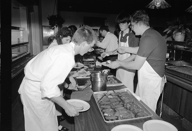 1991 Students, Food Service 01