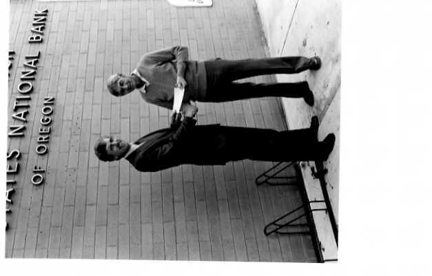 1986 Check Presentation, United Way 01