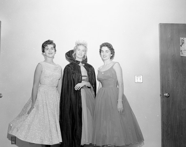 1958 Homecoming Queen 4-1