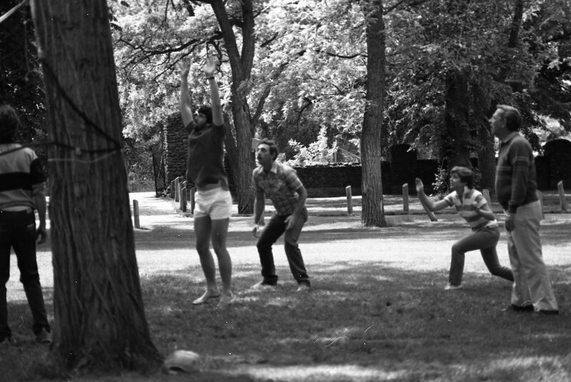 1985 Employees, Picnic at Riverside Park 11