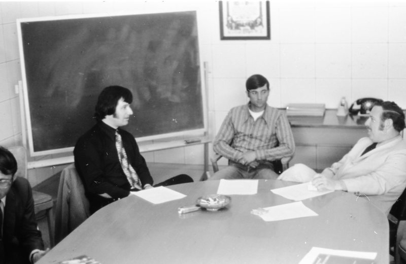 1972 Students, Faculty Meeting 03