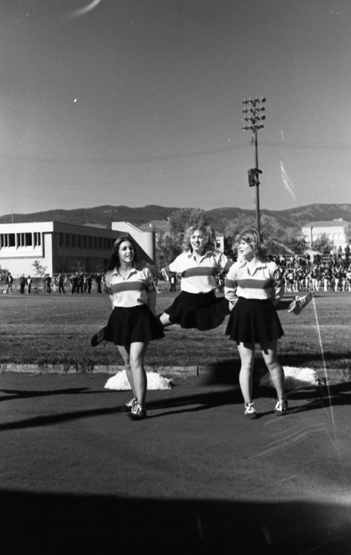 1977 Cheerleaders 15