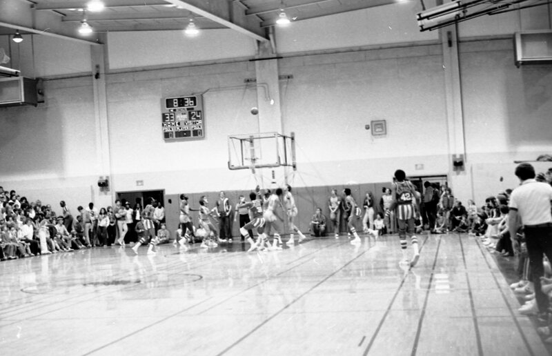 1983 Basketball, Harlem Globetrotters 08