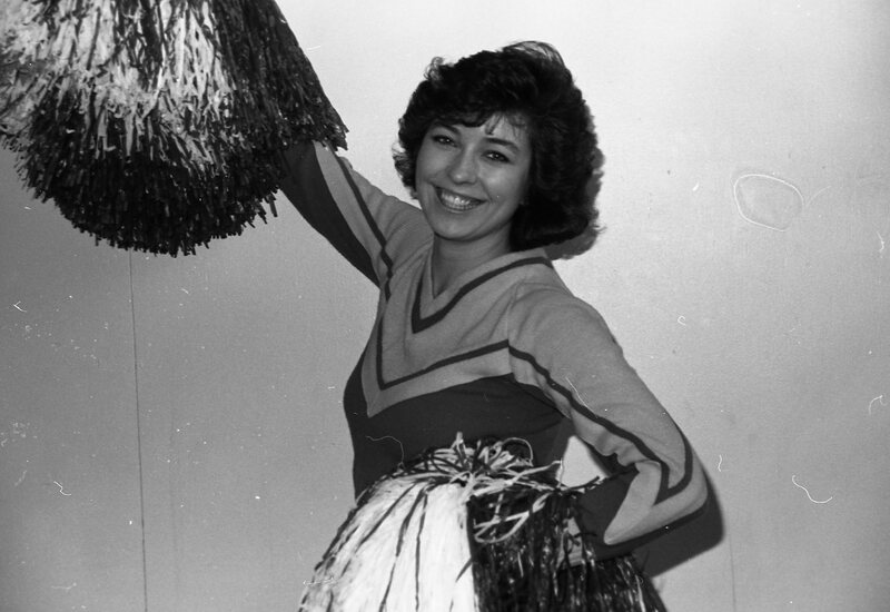 1985 Football Cheerleaders 16