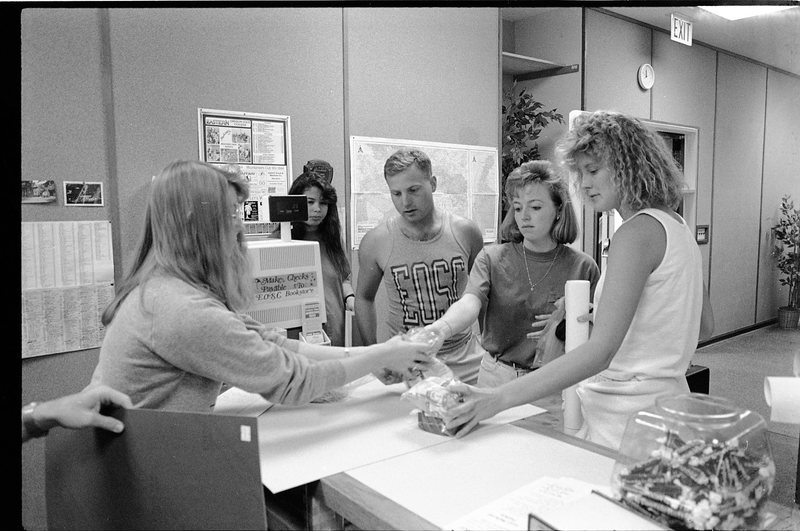 1991 Hoke Hall Bookstore 01