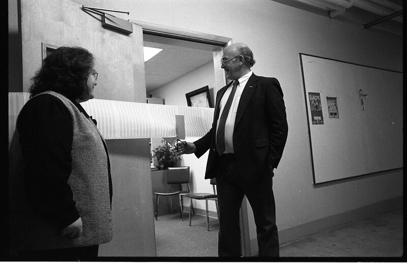 1991 Computer Center Open House, Ribbon Cutting 02