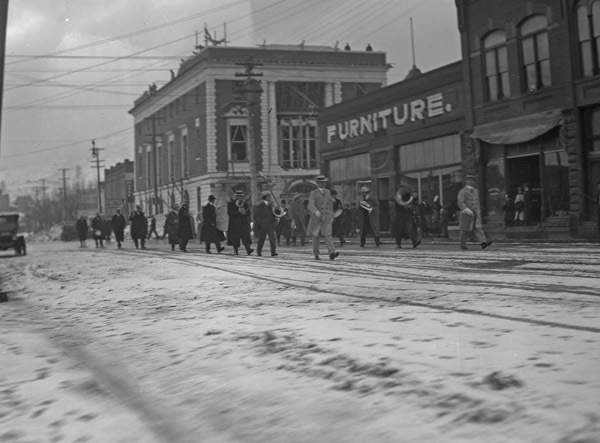 La Grande Parade, Elk's 1