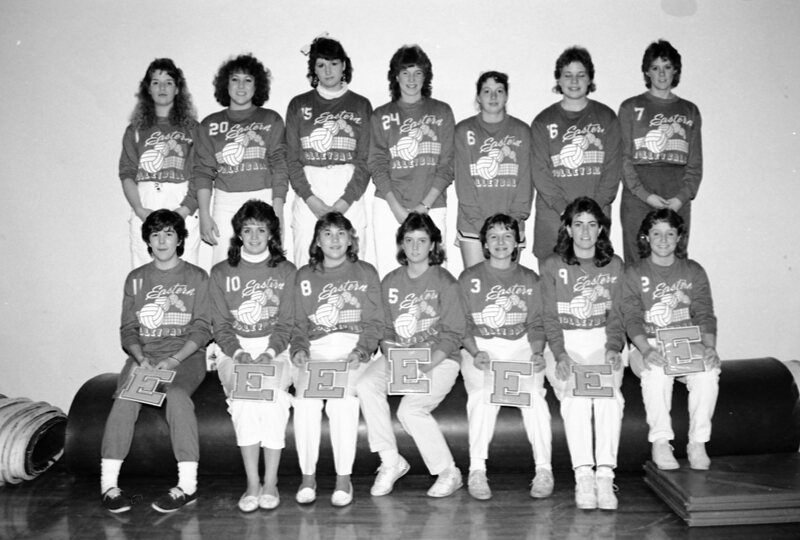 1986 Volleyball Team 04