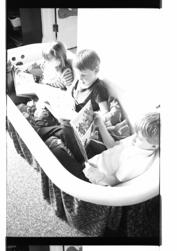1989 Ackerman Elementary School, Bathtub 05