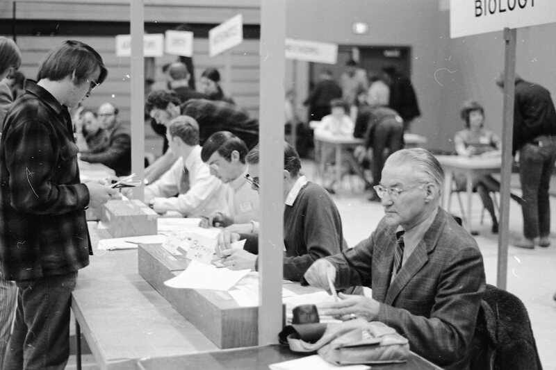 1972 Winter Registration Day 04