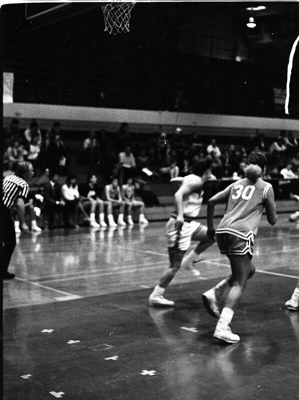 1991 Women's Basketball Action, Lewis &amp; Clark at EOSC 12