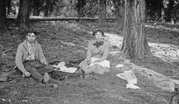 Reuter, Couple on Picnic