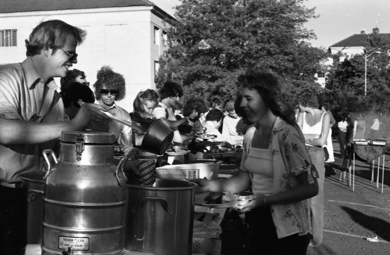 1980 New Students, BBQ 03