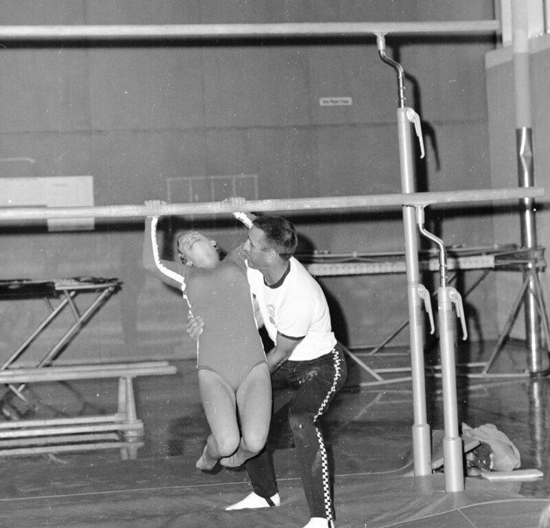 1973 Gymnastics, Parallel Bars 07