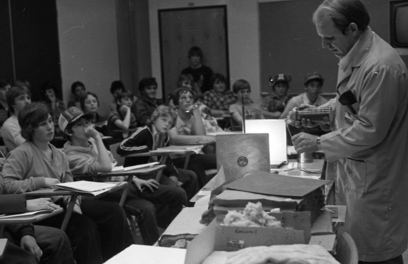 1981 Energy Day Class, Insulation 04