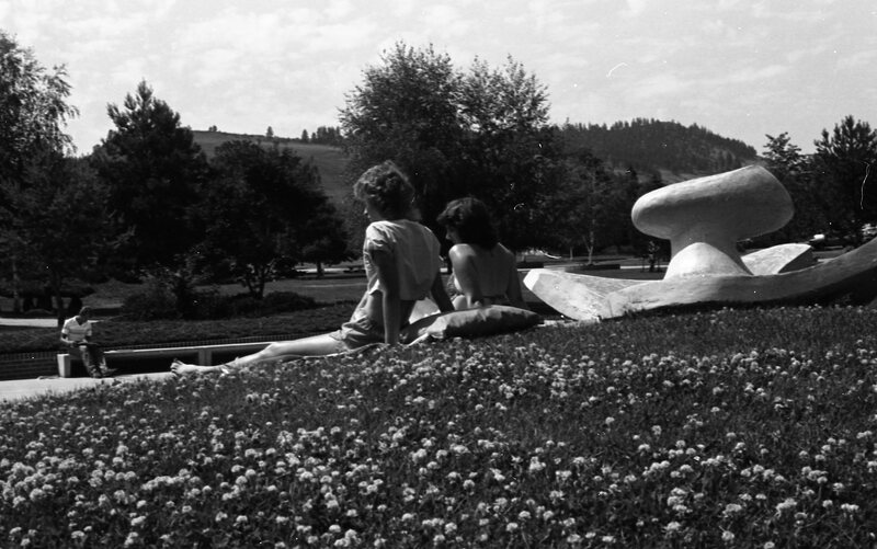1984 Students, Outdoors, Summer at EOSC 04