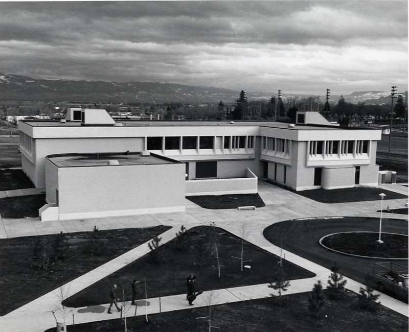 1974 Zabel Hall 01
