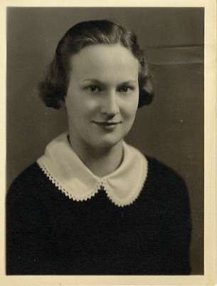 1935 Alumni, Lois Cameron
