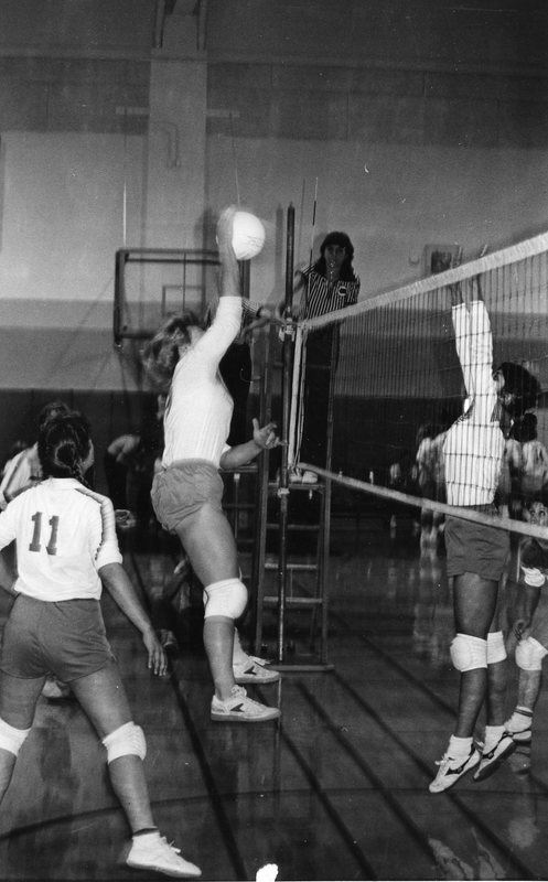 1984 Volleyball Action 05