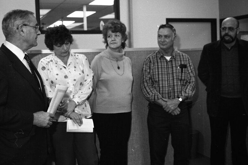 1986 Governor Governor Vic Atiyeh Honors Employee 07