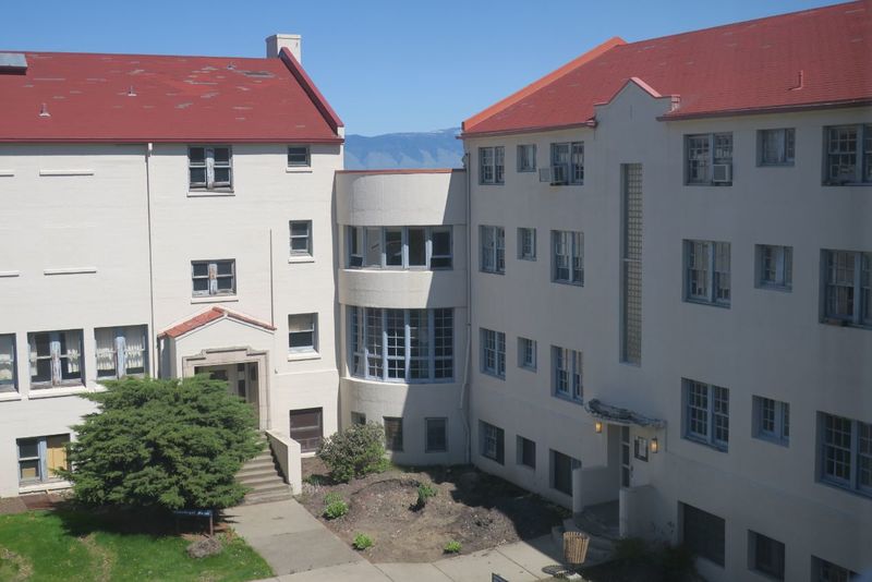 Dorian and Hunt Hall 62