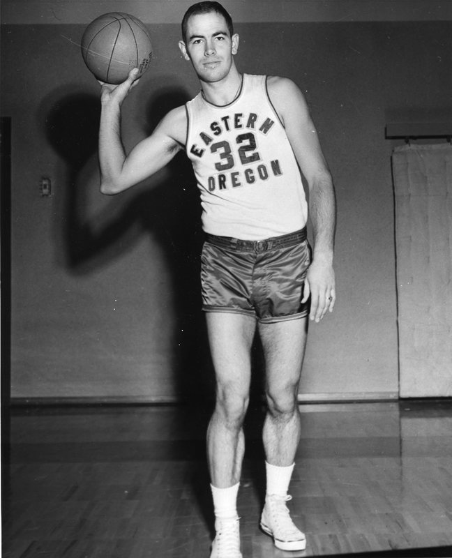 1961 Basketball Player 10