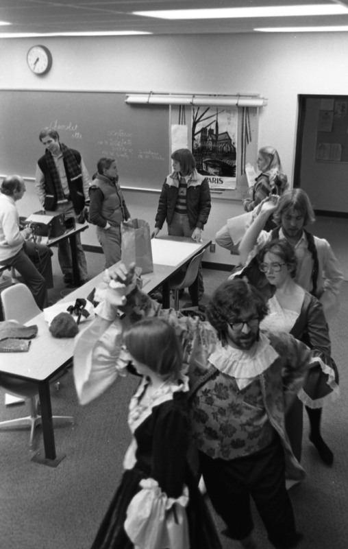 1977 Languages, French Club 07