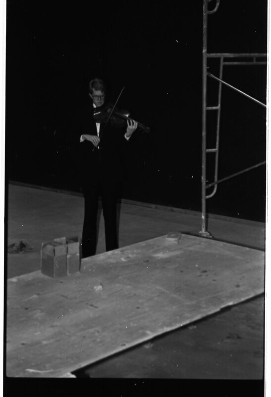 1990 Violinist, Clark Potter 02