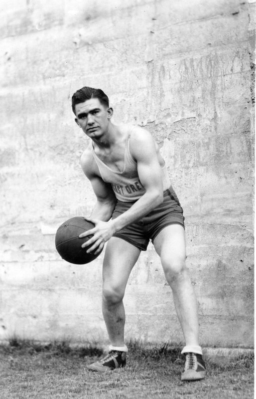 30's Basketball Player 15