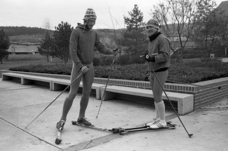 1985 Skiing on Campus 06
