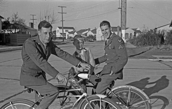 Friends on Bikes 2