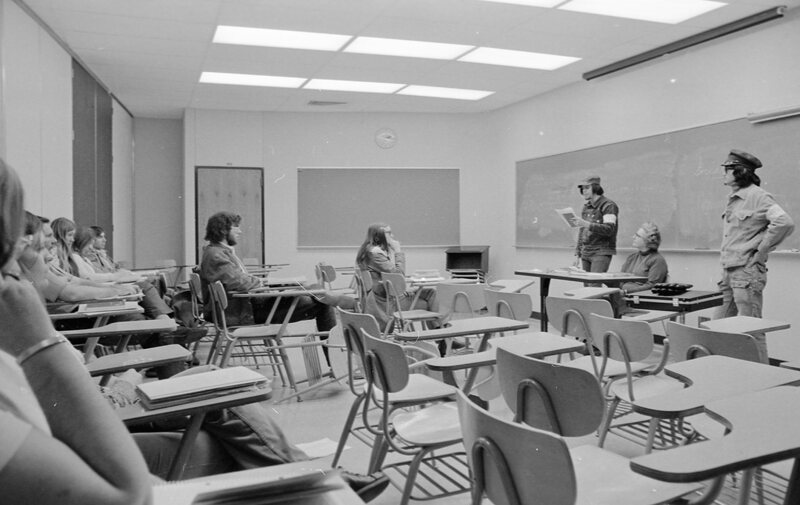 1974 Classroom, Political Science 04