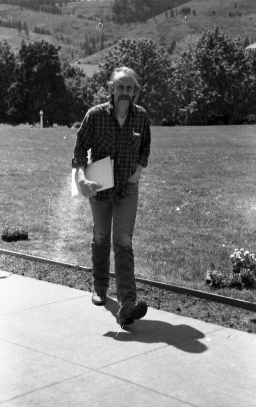 1988 Employee, Walking 01