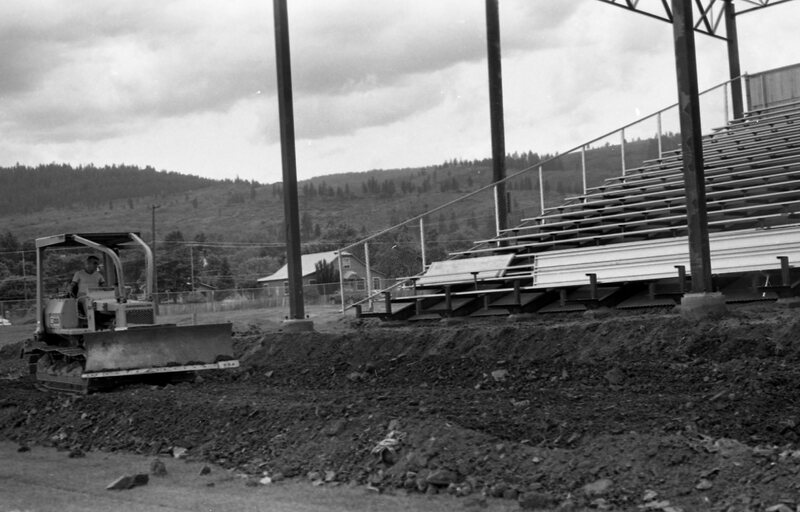 1984 Stadium Construction 07