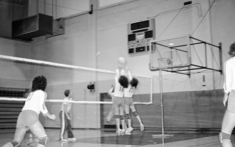 1982 Volleyball Action 17