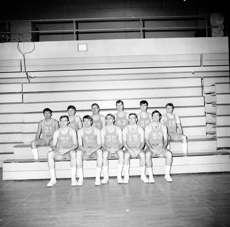 1969 Basketball Team 01