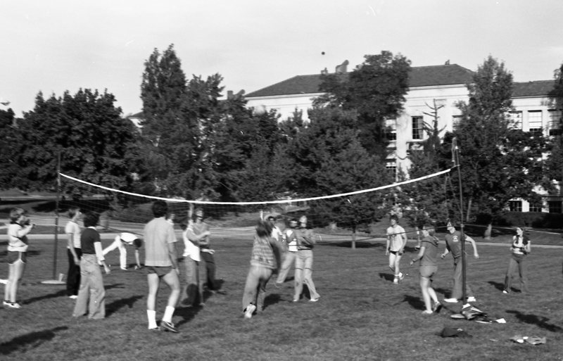 1981 Volleyball, New Students 18